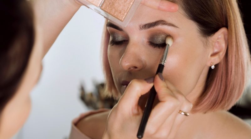 Miradas irresistibles: El kit de maquillaje básico para ojos y dónde conseguirlo en Uruguay